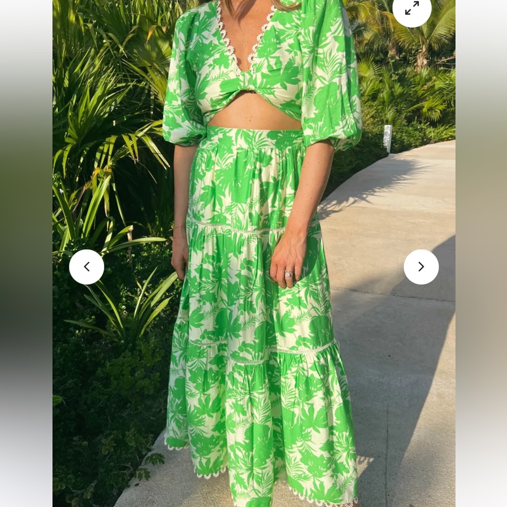 Vestique Green Leaf Print Maxi Dress